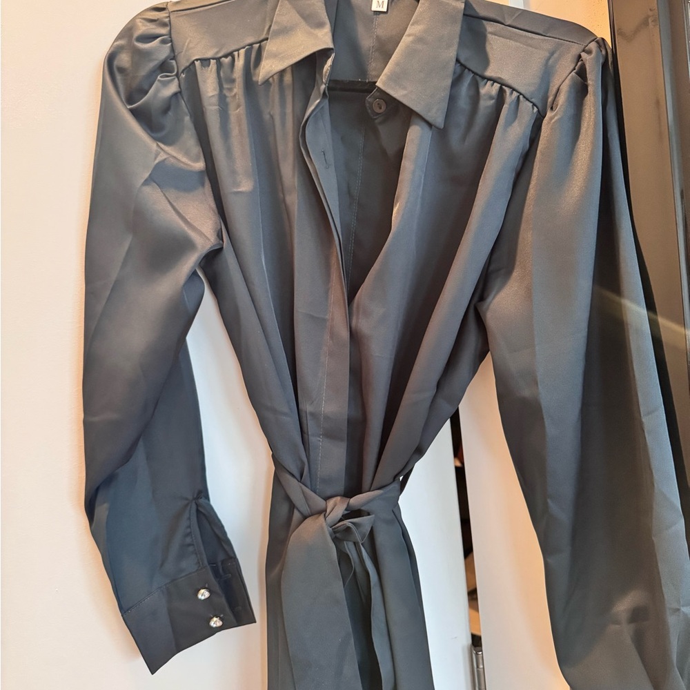 Elegant Dark Green Wrap Dress - Size M - Picture 2 of 2